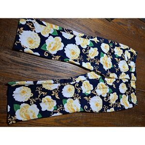 Size 8 7th Avenue Suiting Collection New York Co Blue Yellow White Floral Capris